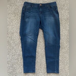 Democracy Karessa Ab Solution Rolled Cuff Skinny Jeans – Size 18W